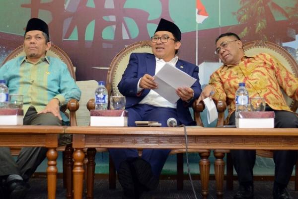 Pelaksanaan ibadah haji dinilai masih menuai sejumlah permasalahan dari mulai persiapan hingga pelaksanaan. Sejumlah persoalan masih ditemukan bagi jemaah haji.