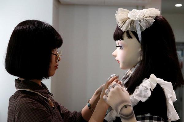 Meet Lulu Hashimoto, boneka hidup dan tren terbaru dalam dunia pemodelan Tokyo