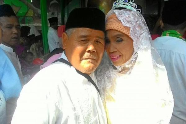 Engkos mengaku sangat bahagia bisa ikut serta di acara nikah massal yang digelar DPP PKB bersama Perempuan Bangsa