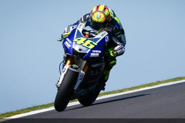Kontrak Valentino Rossi bersama tim Movistar Yamaha akan segera berakhir.