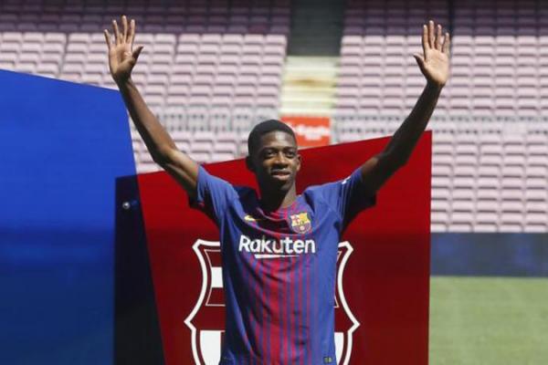 Ousmane Dembele dikabarkan menolak menandatangani kontrak baru yang disodorkan Barcelona 