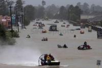Kevin Hart Ajak Rekan Artis Bantu Korban Badai Harvey