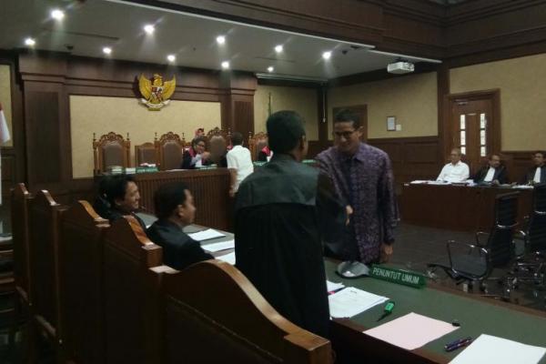 Sandi mengaku baru mengetahui proyek-proyek itu setelah ramai diberitakan media lantaran amis rasuah.