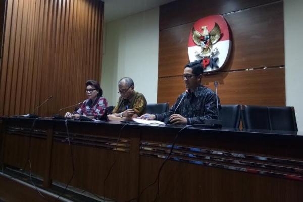 Total uang dugaan suap kepada Mashita dan Amir Mirza senilai Rp 5,1 miliar. Lembaga antikorupsi memastikan terus mengembangkan kasus ini.