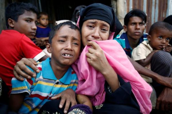 Jenazah dua wanita dan dua anak-anak Rohingya juga ditemukan Rabu kemarin setelah perahu mereka ditembaki polisi perbatasan Myanmar.