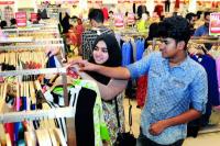 Warga Qatar Padati Pusat Perbelanjaan Saat Idul Adha