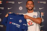 Drinkwater Resmi Berkostum Chelsea