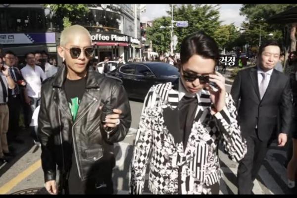 Youtuber asal Korea Seoulboyz memutuskan untuk melakukan prank di Hongdae dengan berpura-pura menjadi selebritis Mereka menggunakan pakaian dari desainer ternama