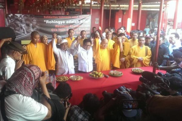 Cak Imin menyampaikan kunjungan dirinya ke rumah ibadah umat Budha tersebut sebagai bagian dari rangkaian kampanye mengajak para pemuka agama berempati terhadap warga muslim Rohingya
