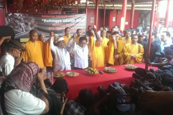 Cak Imin menyampaikan kunjungan dirinya ke rumah ibadah umat Budha tersebut sebagai bagian dari rangkaian kampanye mengajak para pemuka agama berempati terhadap warga muslim Rohingya
