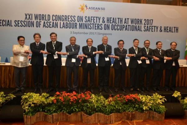 Para Menteri Tenaga Kerja anggota ASEAN sepakat menempatkan Keselamatan dan Kesehatan Kerja (K3) 