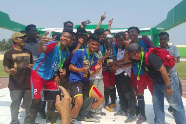 Sukses Fanshop FC makin lengkap dengan terpilihnya Ilham Mahfudzillah sebagai pemain terbaik Liga Pelajar U-16 Piala Menpora 2017.