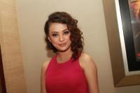 Syuting Bareng, Anggie Ingin Anak Lancar Bahasa Indonesia