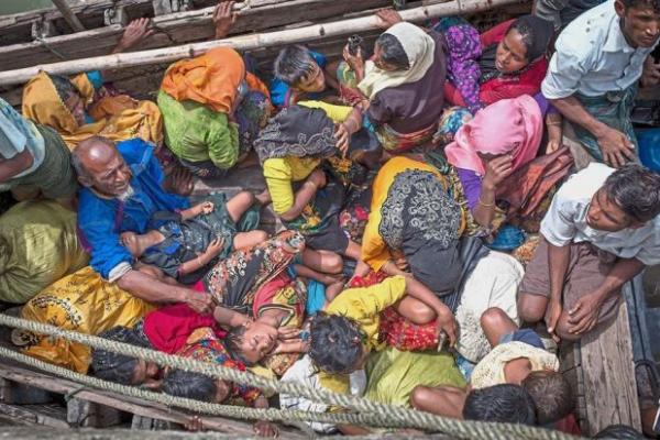 Kecelakaan tersebut terjadi di distrik dekat perbatasan Myanmar, tempat pengungsi tiba sejak akhir bulan lalu.
