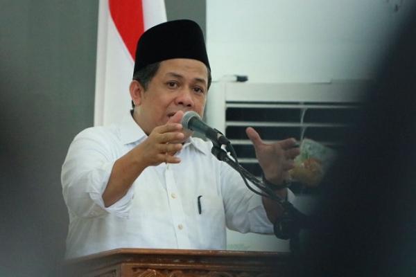 Wakil Ketua DPR Fahri Hamzah menepis tudingan yang dilayangkan Presiden Jokowi terkait proses pembuatan Undang-Undang (UU) di DPR yang mengandung titipan dari sponsor.