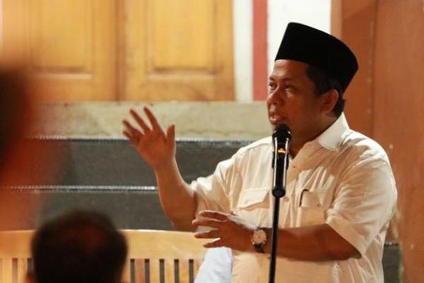 Pimpinan DPR mengkritisi sikap Presiden Jokowi yang seolah diam dan tidak peduli dengan sistem pemberantasan korupsi di tanah air, khususnya soal maraknya OTT KPK.