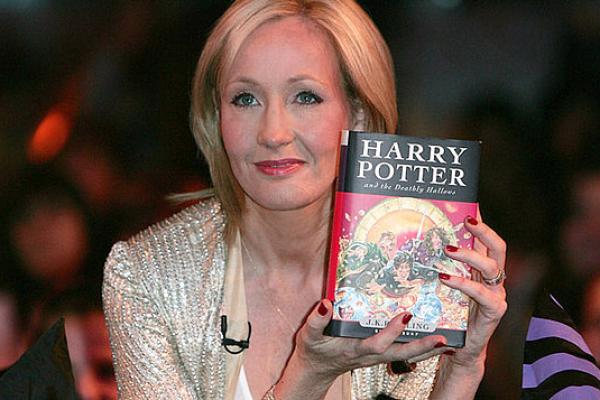 Rowling, perempuan kelahiran 31 Juli 1965 tersebut merasa dirinya mirip dengan Ron Weasley
 