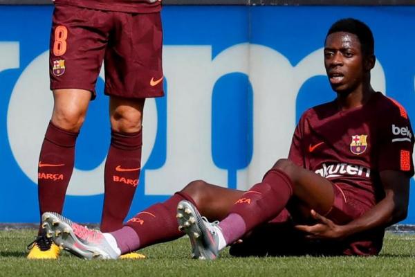 Pemain sayap Barcelona Ousmane Dembele akan menghabiskan dua minggu dalam perawatan setelah menderita pergelangan kaki kiri terkilir