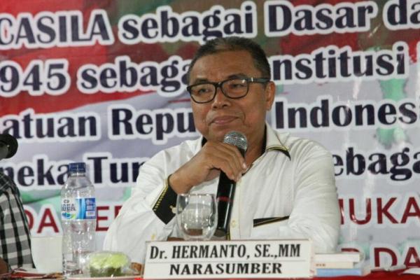 Hermanto menegaskan adab sangat penting supaya ada harmonisasi di dalam masyarakat
 