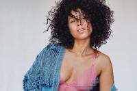 Kenakan Lingerie Tembus Pandang, Alicia Keys Pamer Payudara