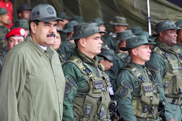 Presiden Venezuela, Nicolas Maduro, mendesak angkatan bersenjata nasional bersiap untuk mempertahankan kedaulatan dan rakyat negara tersebut di tengah ancaman Amerika Serikat