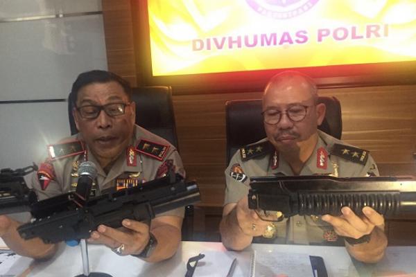 Polri membenarkan adanya impor senjata api dan amunisi untuk Brimob oleh PT Mustika Duta Mas. Pengiriman senjata api dan amunisi itu dengan menggunakan pesawat carter milik maskapai Ukraine Air Alliance.