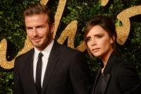 Beckham Ajari Putrinya Bermain Bola