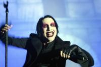 Rocker Manson Tertimpa Properti, Penonton Kira Aksi Bohongan