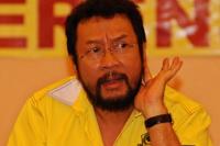 Golkar Resmi Copot Yorrys Raweyai