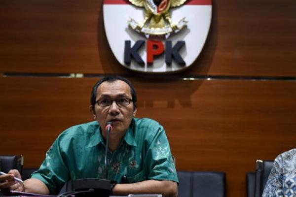 KPK bakal menindaklanjuti dugaan adanya aliran uang kepada anggota Komisi III DPR Nasir Djamil dari pengusaha Aceh terkait kasus suap Gubernur Aceh Irwandi Yusuf.