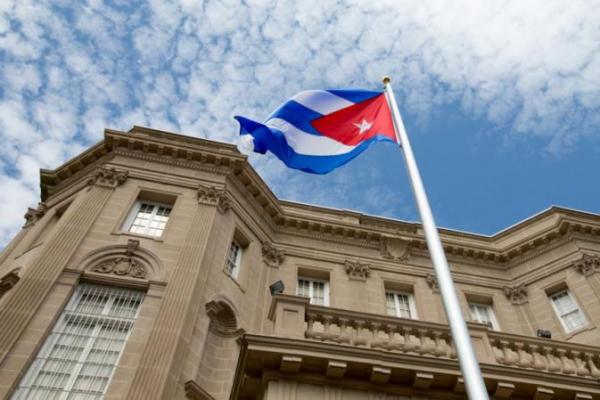 Pemerintah Amerika Serikat mengusir 15 diplomat Kuba setelah Pemerintah Kuba gagal melindungi staf kedutaan Amerika di Havana dari serangan misterius