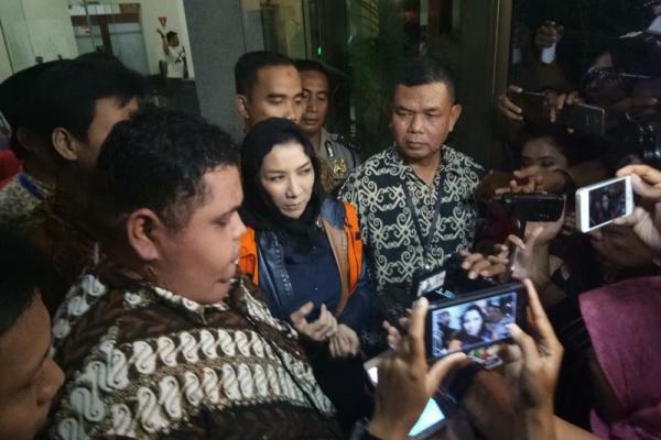 Rita ditahan usai menjalani pemeriksaan dalam kapasitasnya sebagai tersangka.