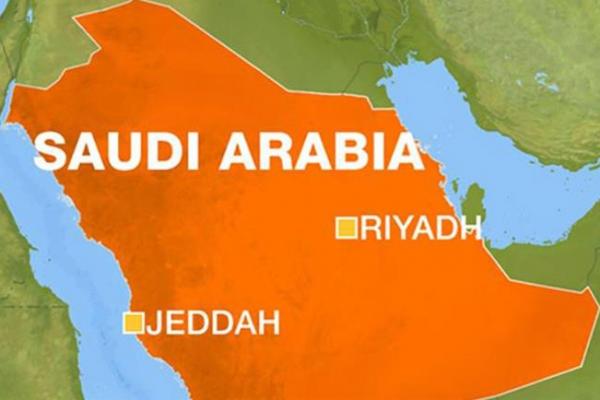 Pasukan pertahanan udara Arab Saudi mencegat rudal balistik yang ditembakkan dari Yaman di ibukota Riyadh.