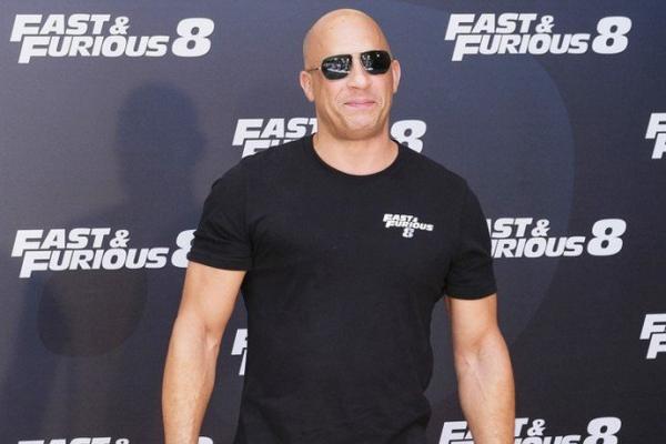 Vin Diesel enggan terlibat dalam perseteruan antara Tyrese Gibson dan Dwayne Johnson, terkait spin-off film Fast and Furious.