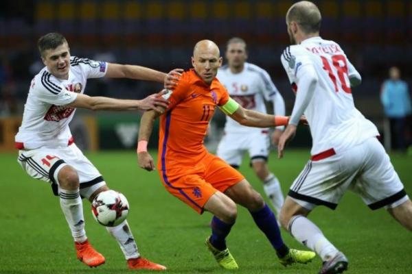 Belanda harus menang 7-0 untuk memastikan diri lolos ke babak final Piala Dunia lantaran Swedia unggul tiga poin.