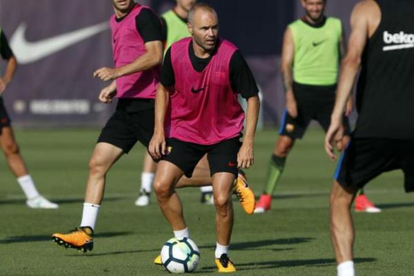 Pemain timnas Spanyol itu mengalami cedera hamstring saat Blaugrana menghadapi Las Palmas .