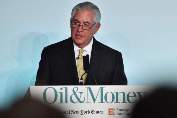 Menteri Luar Negeri Amerika Seriakt, Rex Tillerson pada membantah akan meninggalkan jabatannya digantikan oleh Direktur Central Intelligence Agency (CIA), Mike Pompeo