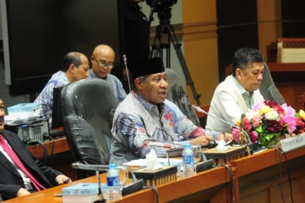 Rapat kerja Komisi VIII DPR RI dengan Menteri Agama masih terus menyesuaikan alokasi anggaran untuk tahun 2018. Diharapkan, anggaran Kemenag 2018 mampu memenuhi kebutuhan mendesak keagamaan, seperti pendidikan dan kehidupan keagamaan.