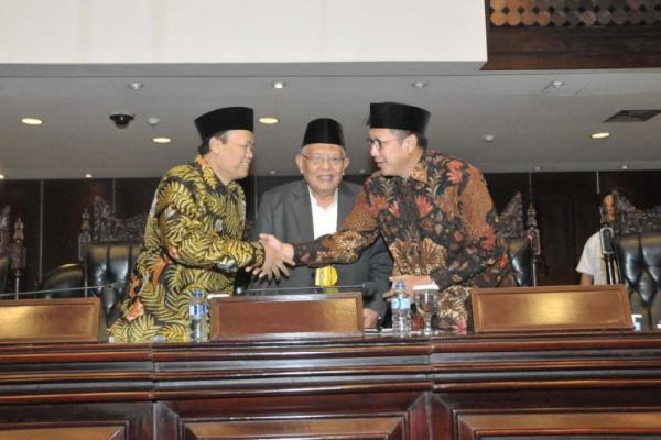 Wakil Ketua MPR RI Hidayat Nur Wahid, Senin (23/10) membuka secara resmi acara Silaturahmi Kebangsaan dan Sosialisasi Empat Pilar MPR RI