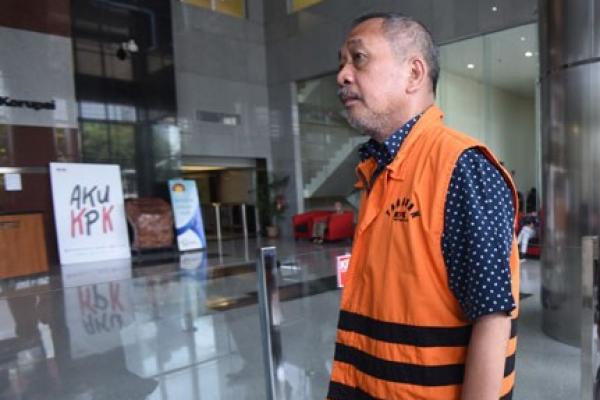 Dalam kasus ini, Aditya diduga memberikan suap 64.000 dollar Singapura kepada Sudiwardono.