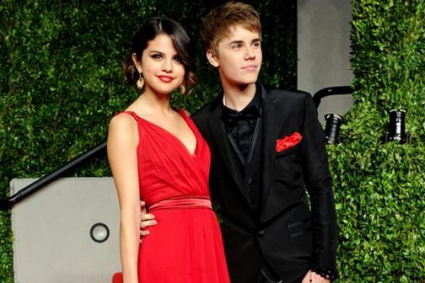 Benarkah Justin Bieber dan Selena Gomez hanya berteman?