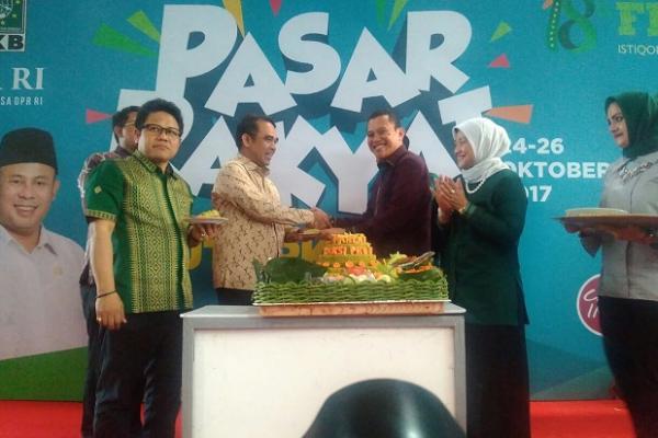 Dalam acara perayaan hari ulang tahun (HUT) Fraksi PKB ke-18, Muhaimin Iskandar (Cak Imin) mengingatkan kepada seluruh kadernya untuk tetap komitmen memperjuangkan kepentingan rakyat dan pendidikan pesantren.