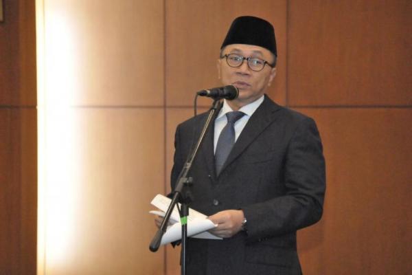 Ketua MPR RI Zulkifli Hasan menyampaikan pesan kepada Bambang Soesatyo (Bamsoet) sebagai Ketua DPR terpilih.