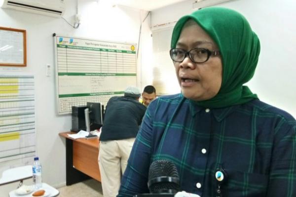 Komisi IX DPR mengingatkan agar perusahaan yang ada di Indonesia untuk lebih mengutamakan pekerja lokal sebagai karyawannya. Hal ini dimaksudkan guna mengurangi tingkat pengangguran dan meningkatkan pertumbuhan ekonomi di daerah.