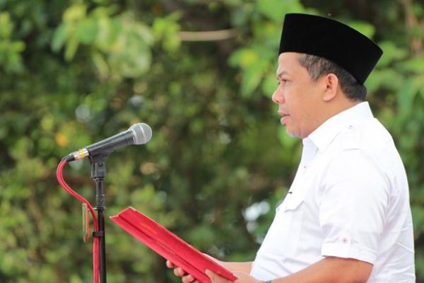 Wakil Ketua DPR RI Fahri Hamzah bertindak sebagai inspektur upacara peringatan Hari Sumpah Pemuda (HSP) Ke-89 yang dilaksanakan di Kilometer Nol Sabang, Sabtu (28/10).