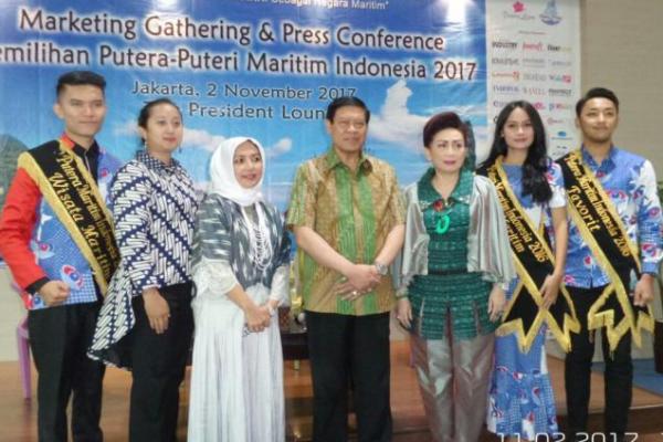 Artis muda, Hamish Daud dan Poppy Amalia (Psikolog dan Pakar Mikro Ekspresi,Red) turut andil dalam pemilihan Putera-Puteri Maritim Indonesia (PPMI) 2017 