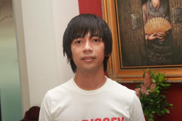 Menurut Ryan, vokalis band D`Masiv sempat mendapat undangan untuk mengisi di Alexis. Namun ia hanya memenuhi undangan tampil bersama bandnya.