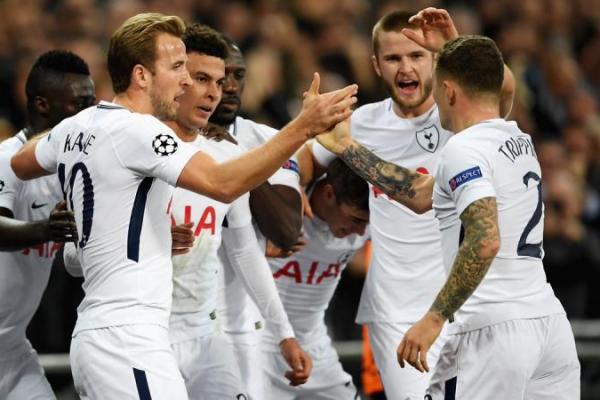 West Ham berhasil mencuri tiga angka ketika bertandang ke markas baru Tottenham Hotspurs, pada Sabtu (27/4) malam.