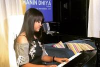 Hanin Dhiya Senang Dua Single Laris di Pasaran