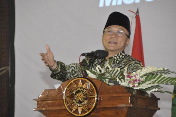 Melalui ilmu pengetahuan juga, sebuah bisa berdaulat ketika tenaga kerja negeri sendiri dengan skill yang memadai menjadi tuan di tanah airnya sendiri